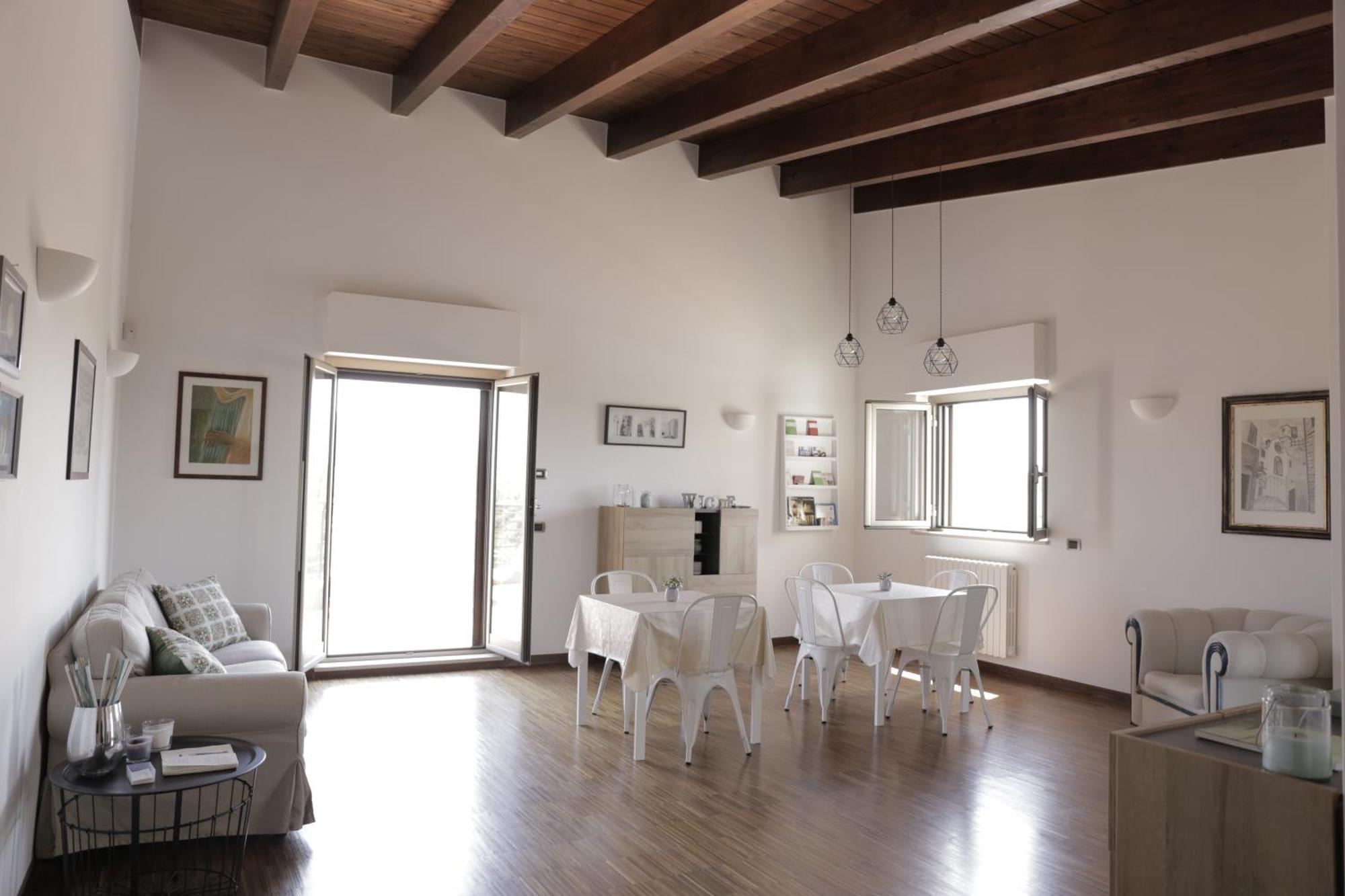 B&B Valleluna Trani Exteriör bild