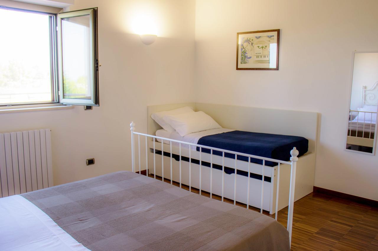 B&B Valleluna Trani Exteriör bild
